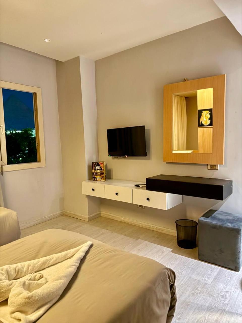 Horus Pyramids View Hotel 4*