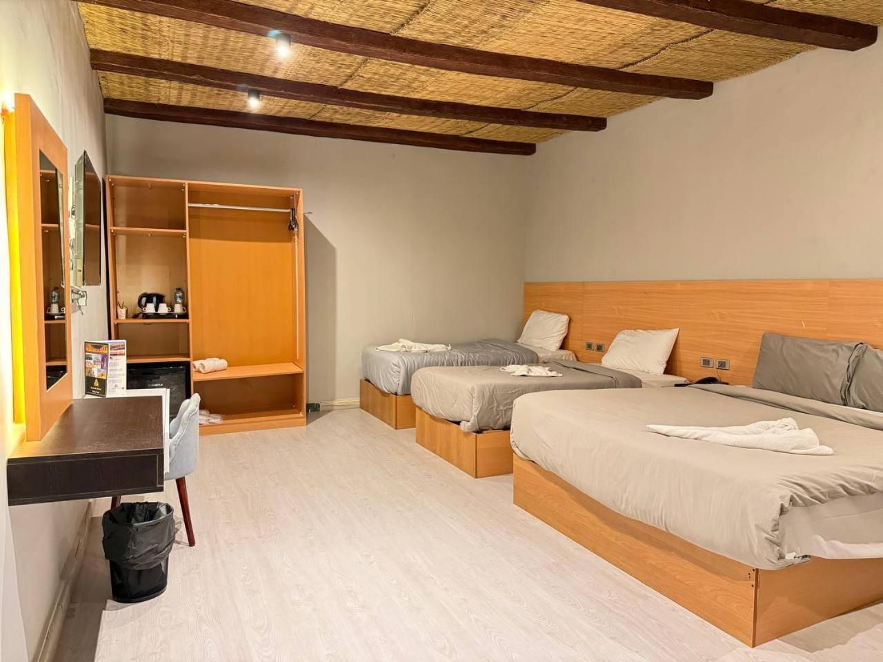 Horus Pyramids View Hotel 4*