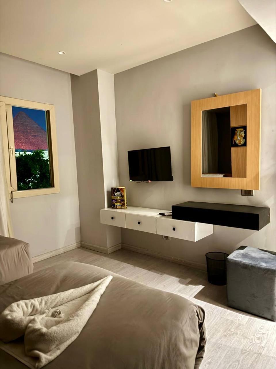 Hotel Horus Pyramids View