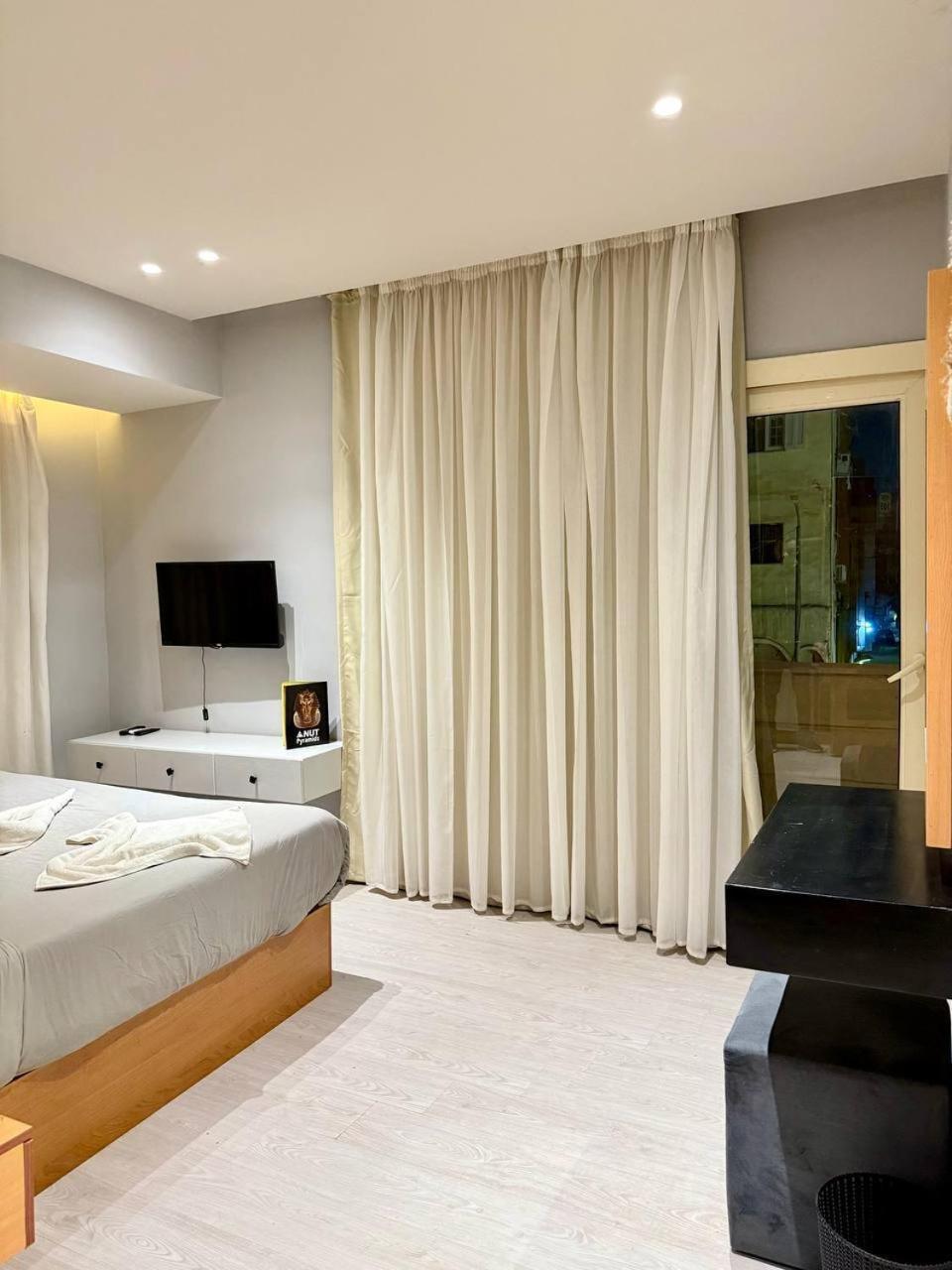 Hotel Horus Pyramids View
