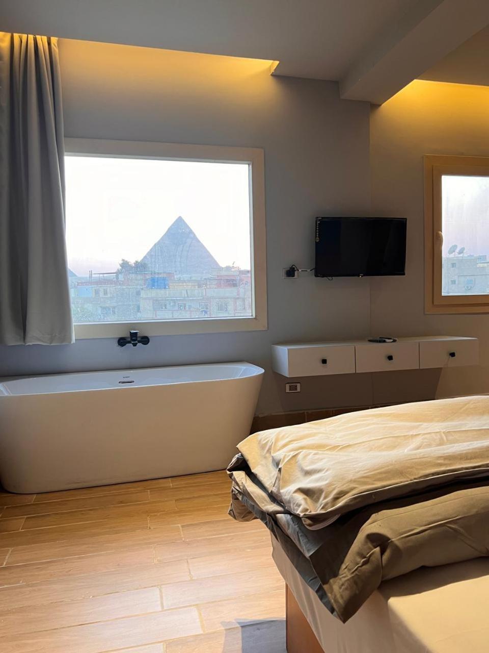 Horus Pyramids View Hotel 4*